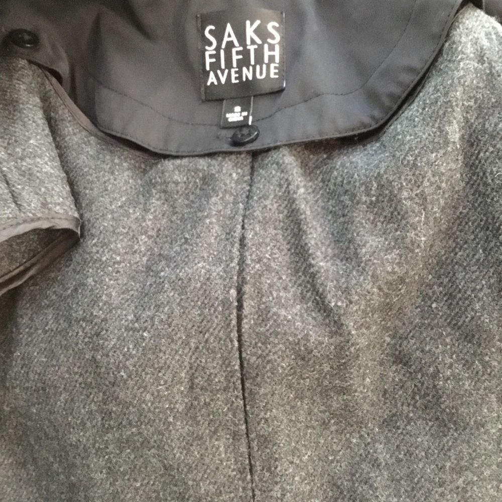 Saks Fifth Avenue coat. - Picture 4 of 7